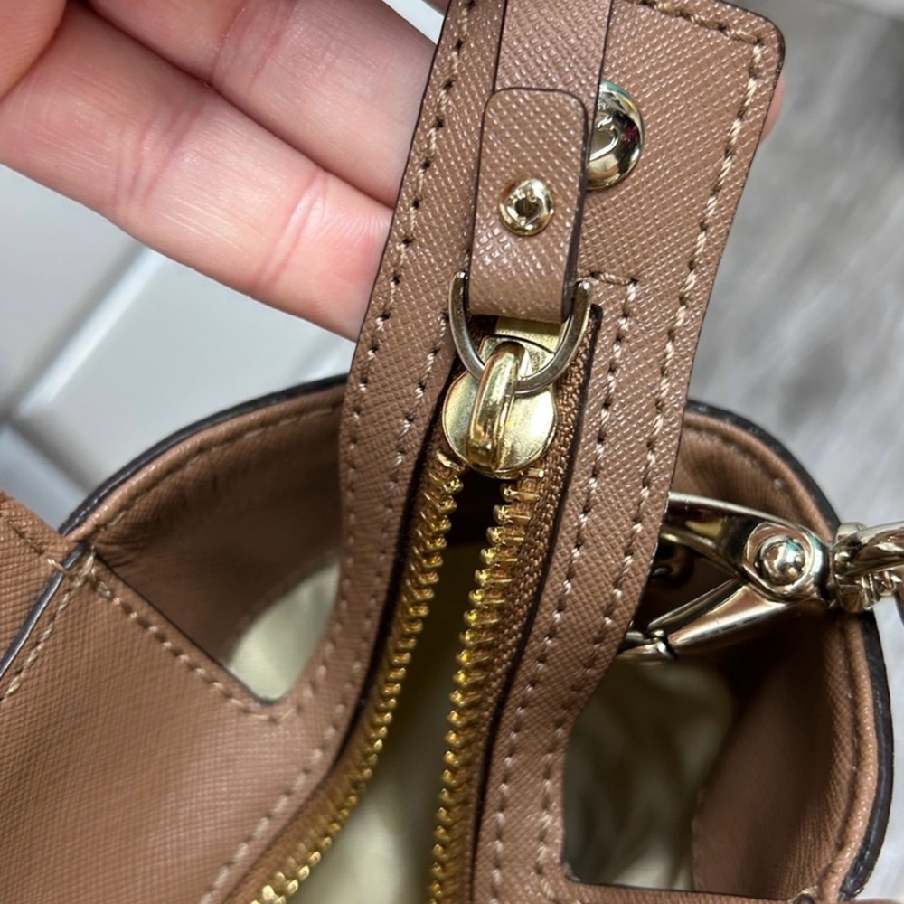 Kate Spade New York Hayden Satchel! Preowned!! - Picture 6 of 13